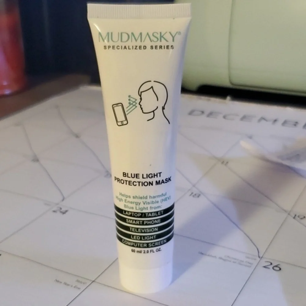 Nwt Blue light protection mask